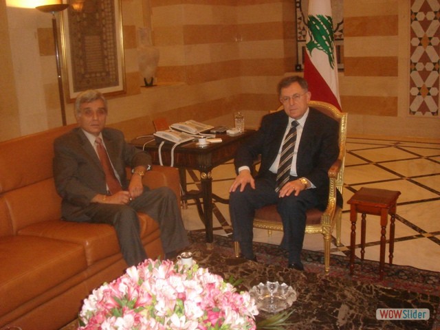 Dr Chahine with Lebanese Prime Minister Fuad Seniora